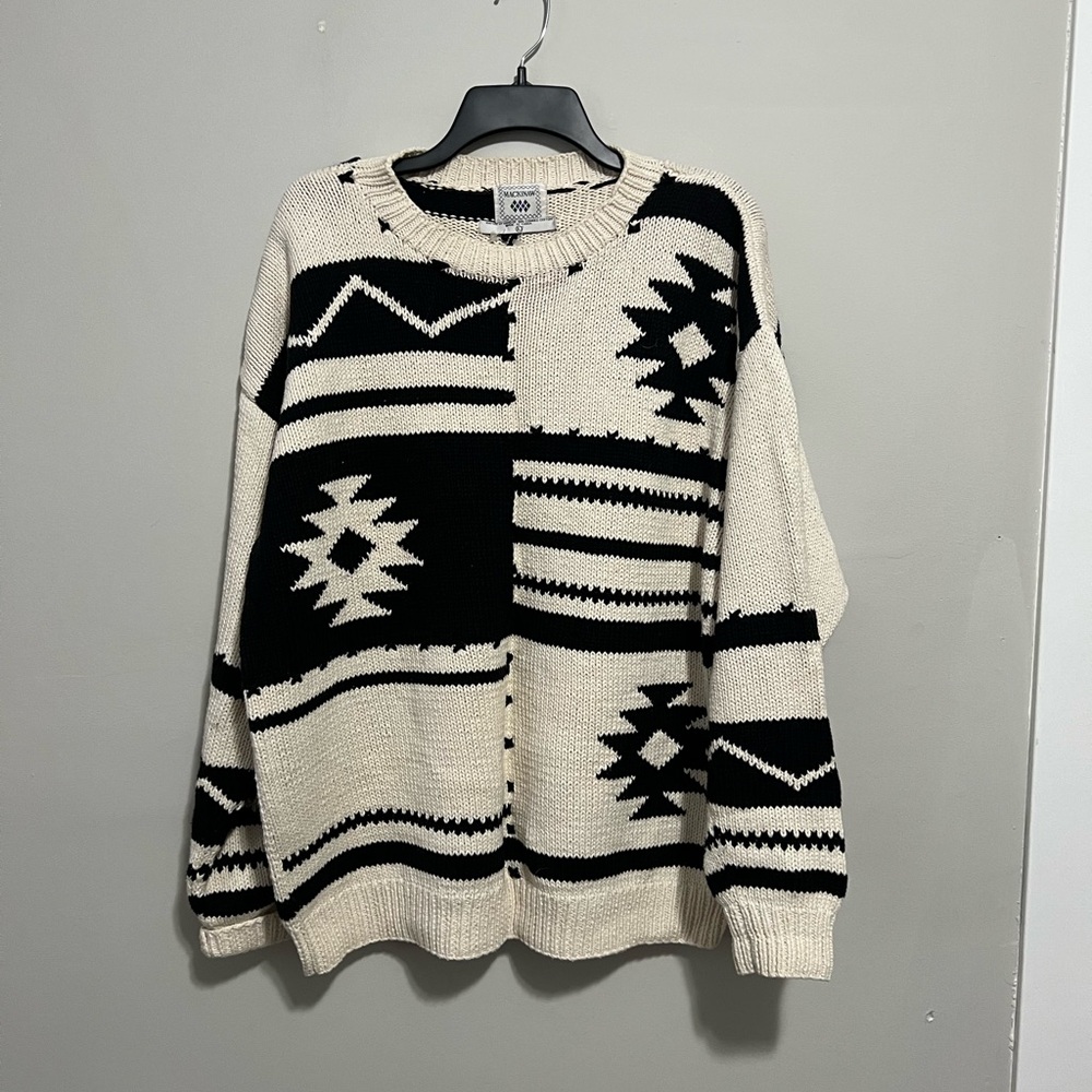 Geometric Patterned Crew Neck Sweater - Black & Cream